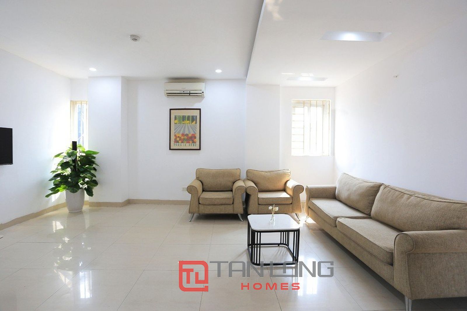 Cho thuê căn hộ 1 phòng ngủ full nội thất, diện tích 31.35m2 ban công view phố The Ninety Complex